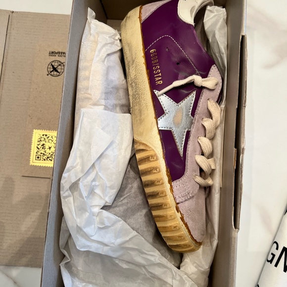 Brand New Still in Box Golden Goose Superstar Classics with Spur - Picture 6 of 7